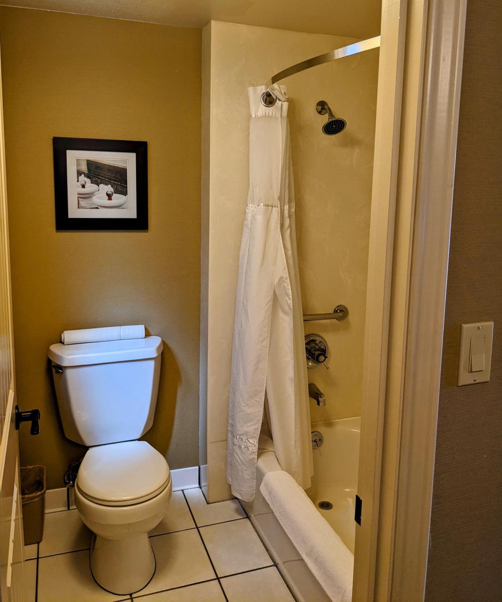 The Bard'S Inn - BW Signature Collection By Best Western Ashland Room photo